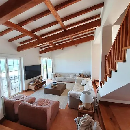 Lovely 4-Bed Villa In Colares Villa *