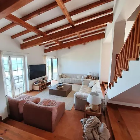 Lovely 4-Bed Villa In Colares Villa *